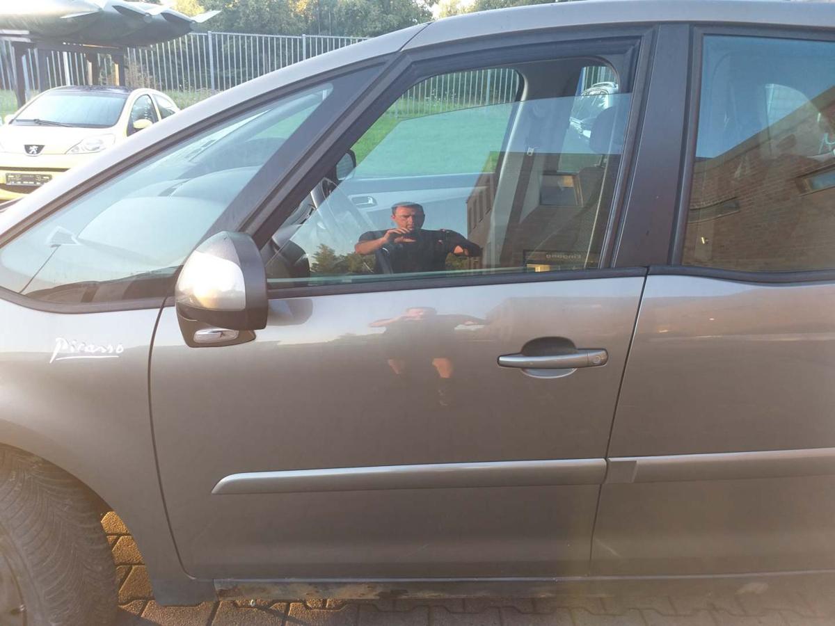 Citroen C4 Picasso original Tür vorn links KEB Nocciola Rohbau Bj.2007 Citroen C4 Picasso original Tür vorn links KEB Nocciola Rohbau Bj.2007